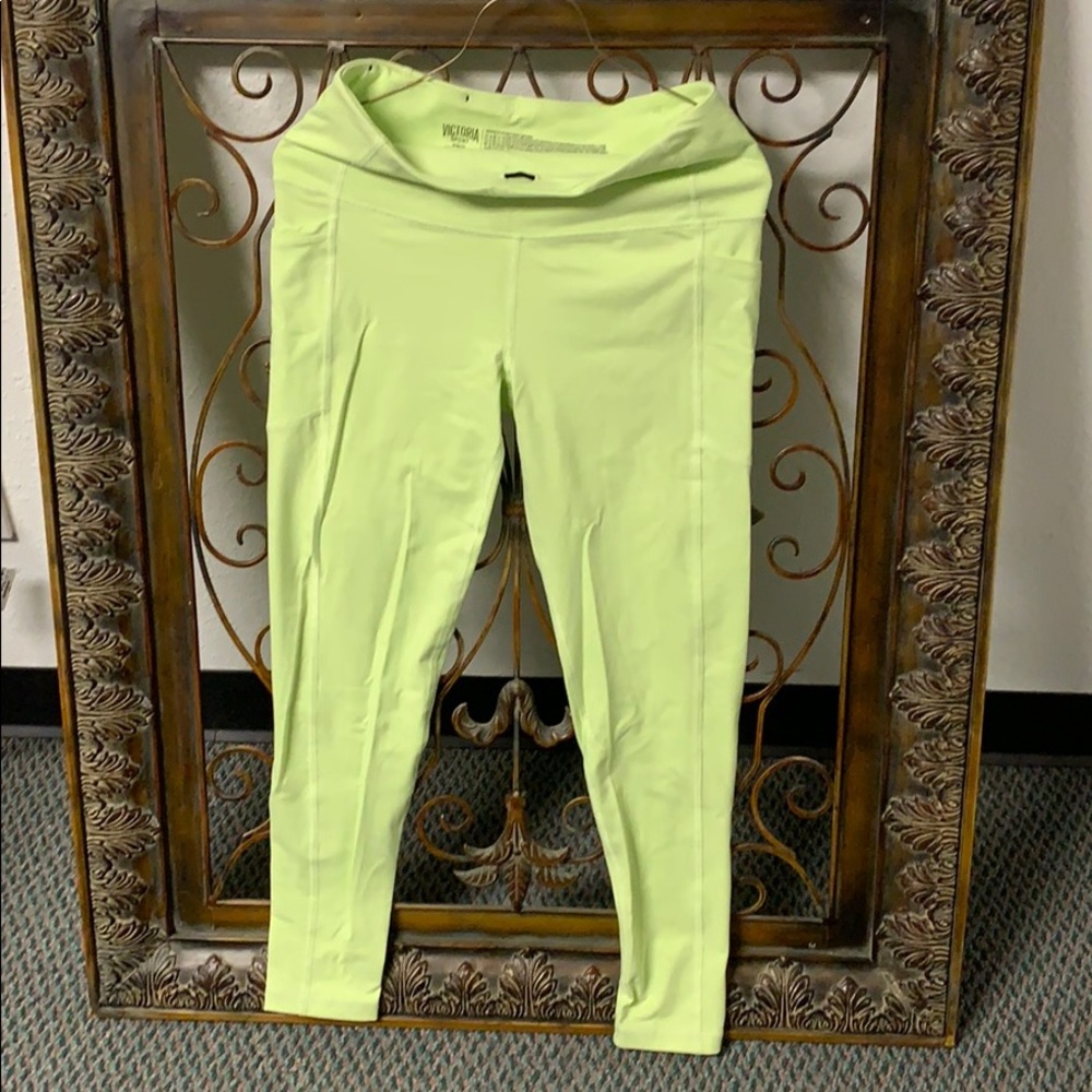 Victoria secret sport M/short knockout leggings
